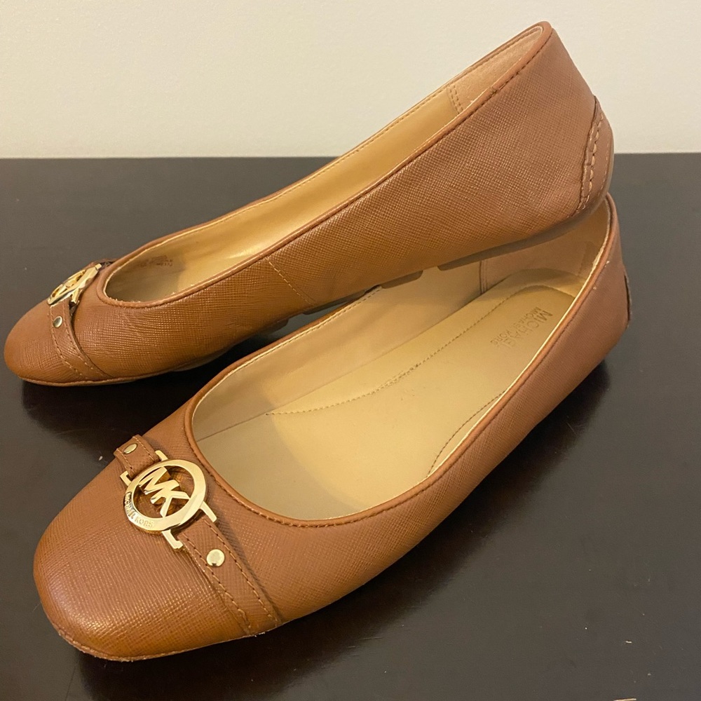 Michael Kors Tan slides: size 9
